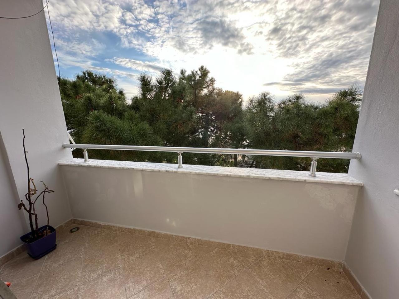 Sunset Sea View - Beachfront Balcony - Ac - Wifi Durrës Exterior foto